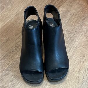 Elegant Black Open-Toe Heels Size 7.5